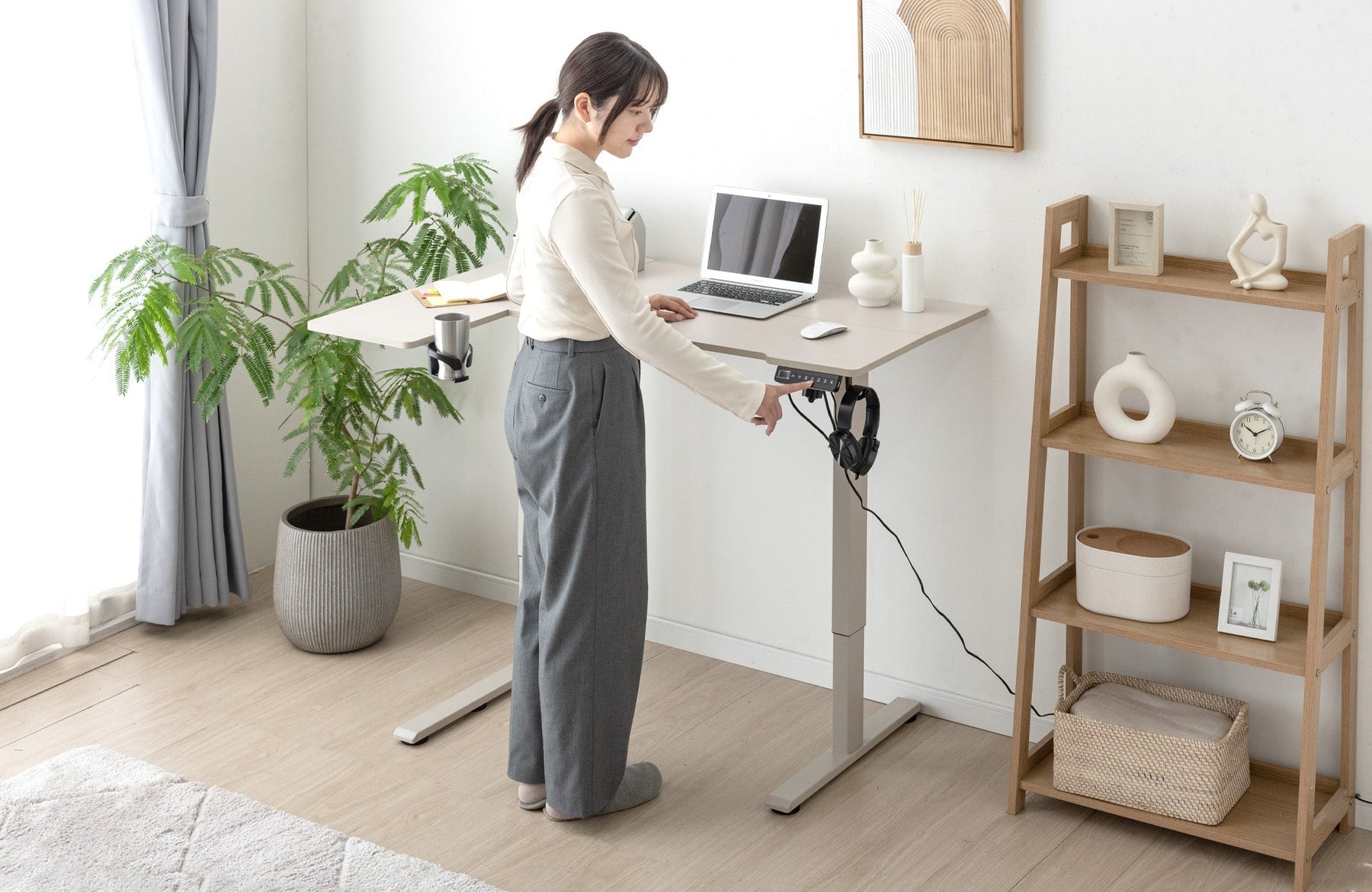初めての電動昇降デスクに最適な決定版モデルが登場