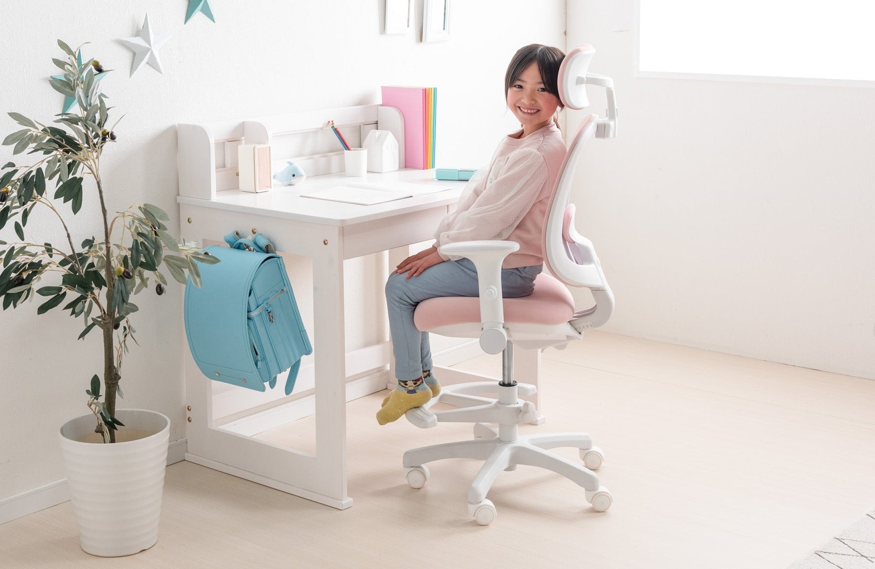 体格に合わせて調整可能なハイバック学習チェア発売