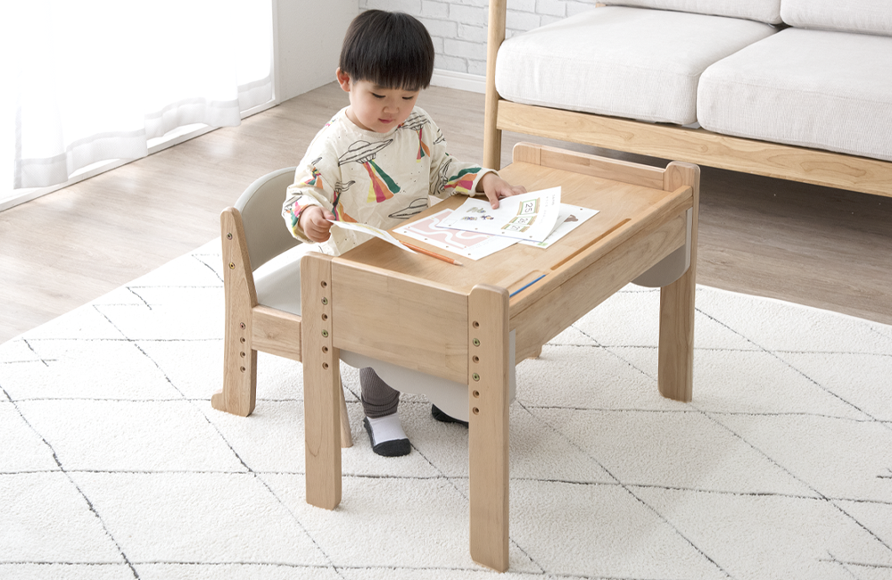 キッズ向けデスクチェアセットを発売