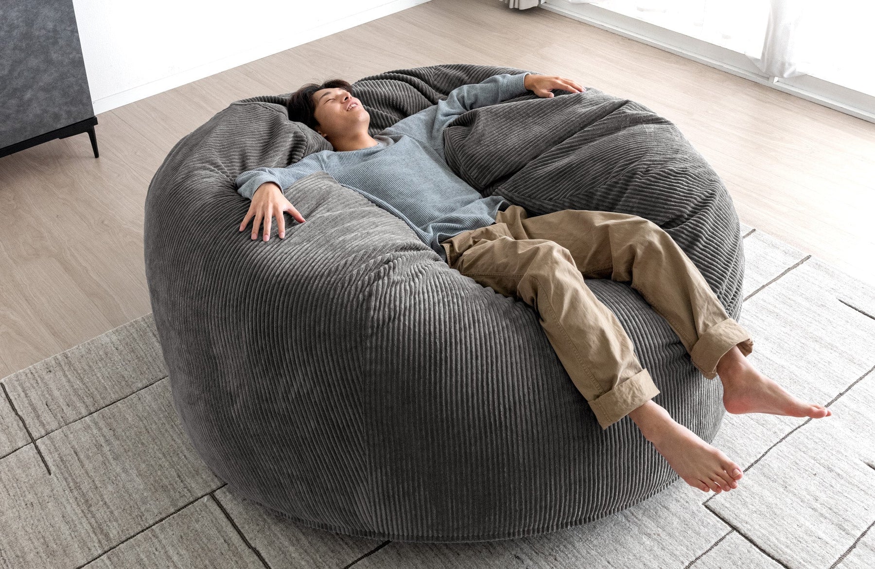 超特大のビーズ×ウレタンクッションが登場