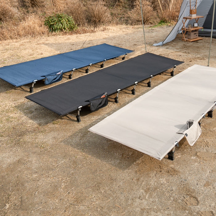 大柄さんでも安心 ワイド設計 アウトドアコット 耐荷重150kg 枕&収納ケース付 頑丈 軽量 アルミフレーム 収納袋 キャンプ用ベッド〔44400050〕