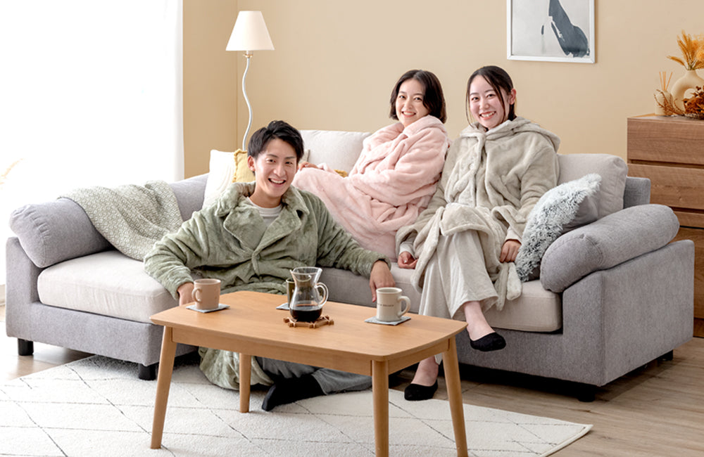 人気とろりん生地シリーズの着る毛布を発売