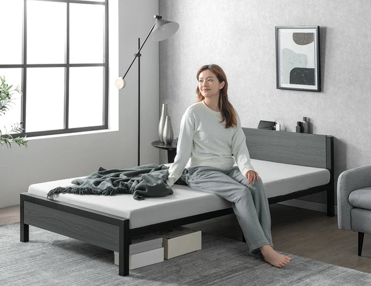 【新発売記念プライス】［シングル］超スピード組立 ベッドフレーム 2コンセント付 高耐荷重300kg 宮付き 北欧 スチールベッド〔17600195〕