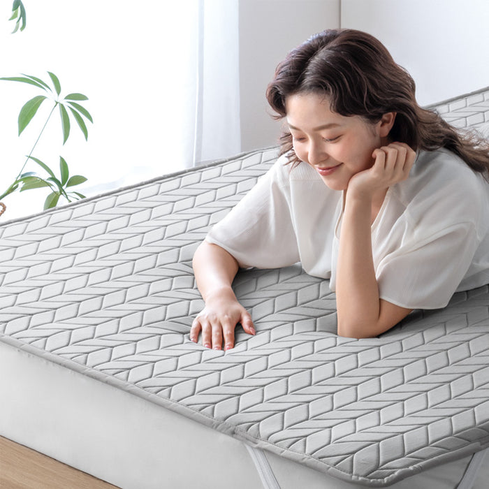 【新発売記念プライス】［シングル］“ひんやりキープ “W冷感” 敷パッド 洗える リバーシブル 持続冷感 調温 接触冷感 ベッドパッド LAYERCOOL〔90900029〕