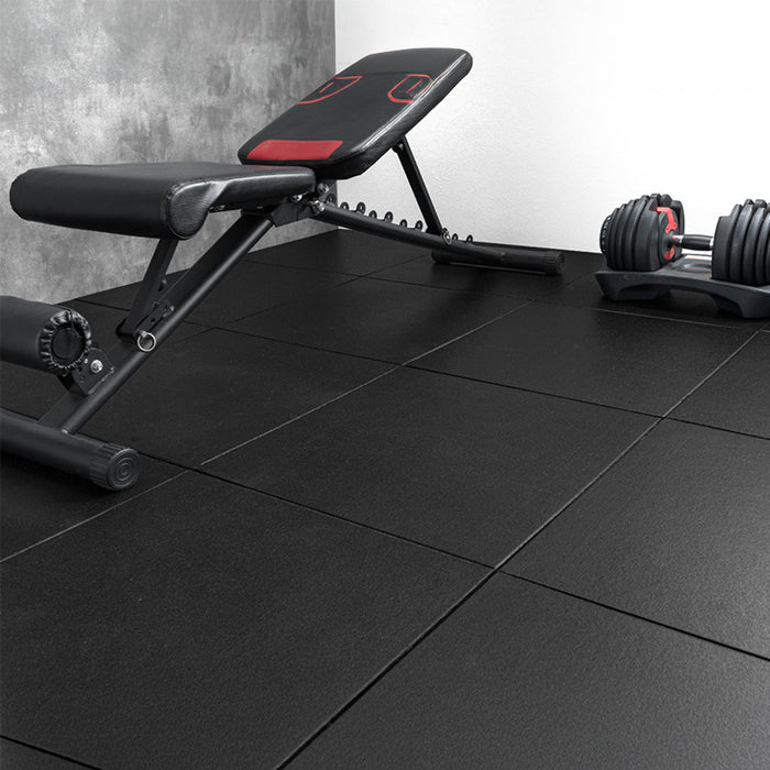 【新発売記念プライス】フロアマット 厚み25mm 4枚 ゴムマット 防水 防音 頑丈 トレーニングマット ジム〔91700001〕