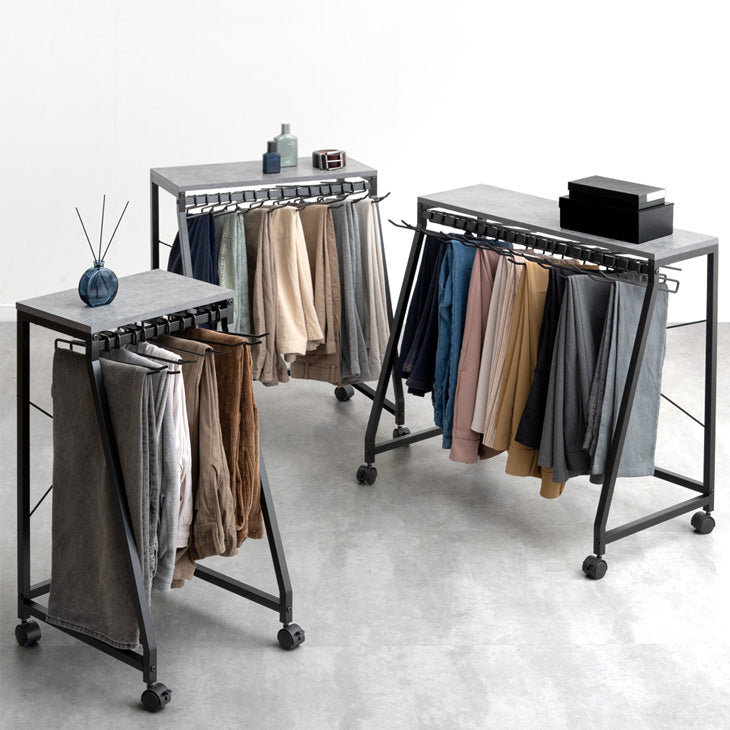 スラックスハンガー