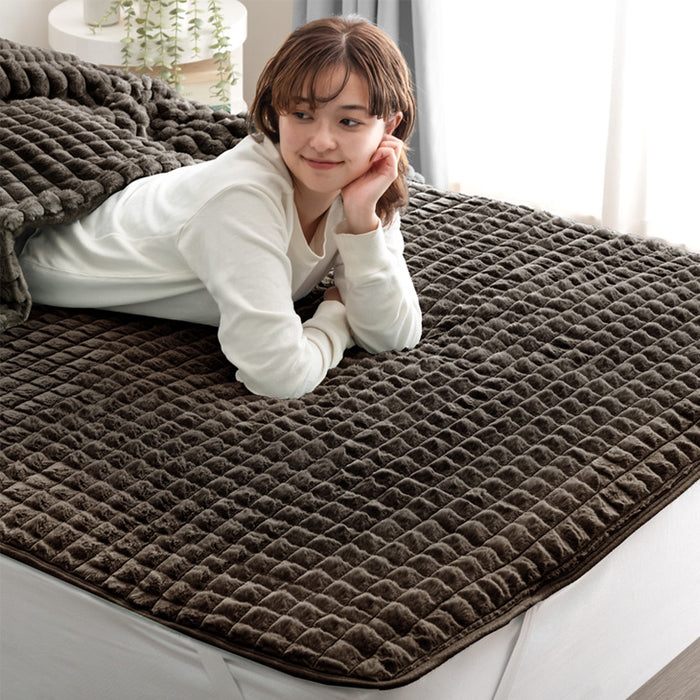 【大決算プライス】[セミダブル]  ふわもこ、あったか。洗える 敷きパッド 秋冬用 保温 暖かい 厚手 敷き毛布 軽い mocoair〔80100113〕