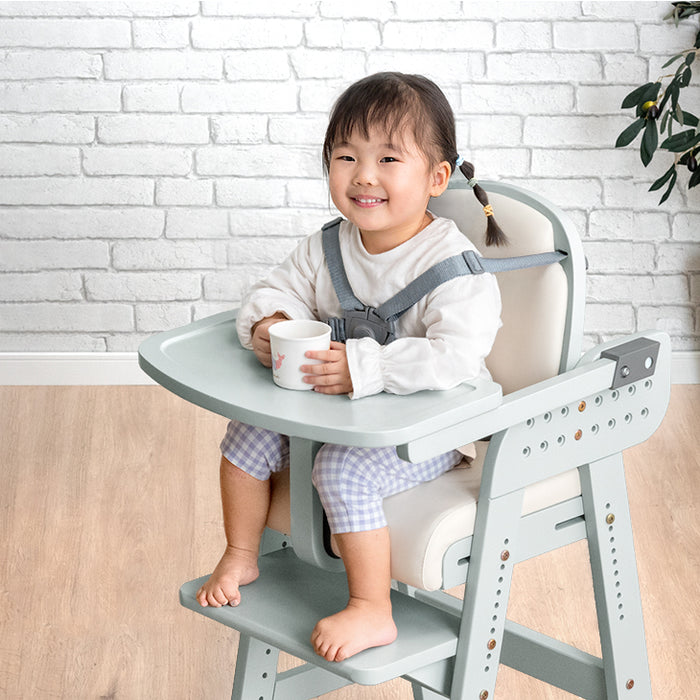 着脱式テーブル ベビーチェア 天然木 高さ調整 5点ベルト 立ち上がり防止 足置き付 子供椅子〔65100003a〕