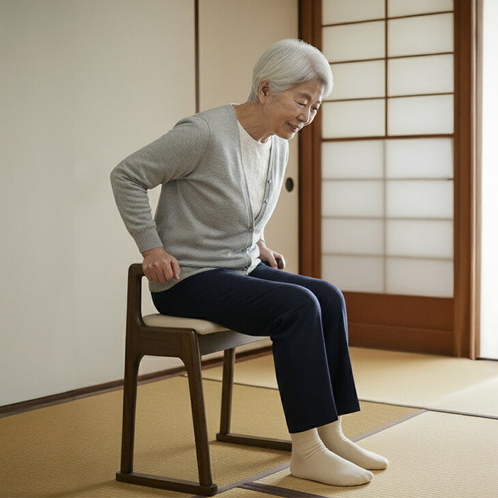 サポートチェア 完成品 肘付き ウレタン座面  お掃除ロボ対応 天然木 スツール〔23570257〕